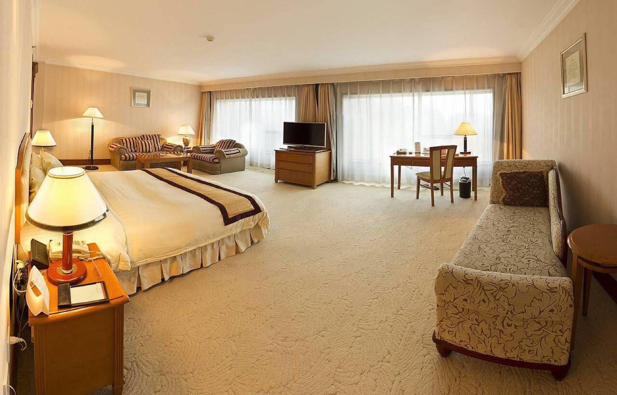 Zhongshan Hotel Dalian Extérieur photo