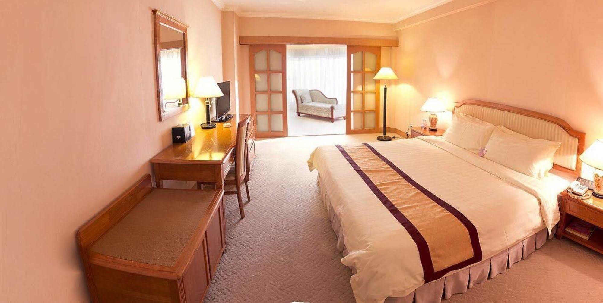 Zhongshan Hotel Dalian Extérieur photo